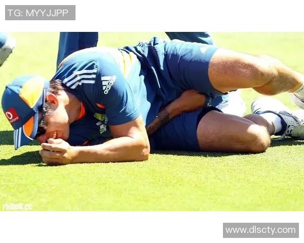 足球明星意外走光引发热议网友热衷讨论其尴尬瞬间与公众形象