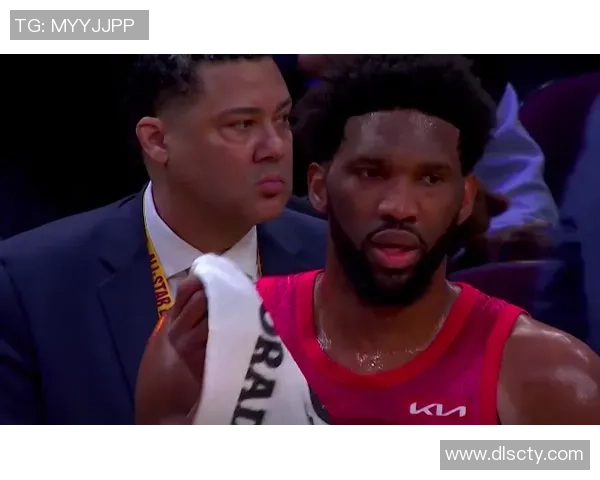 足球明星搞怪视频合集让你捧腹大笑的精彩瞬间与趣味花絮大盘点